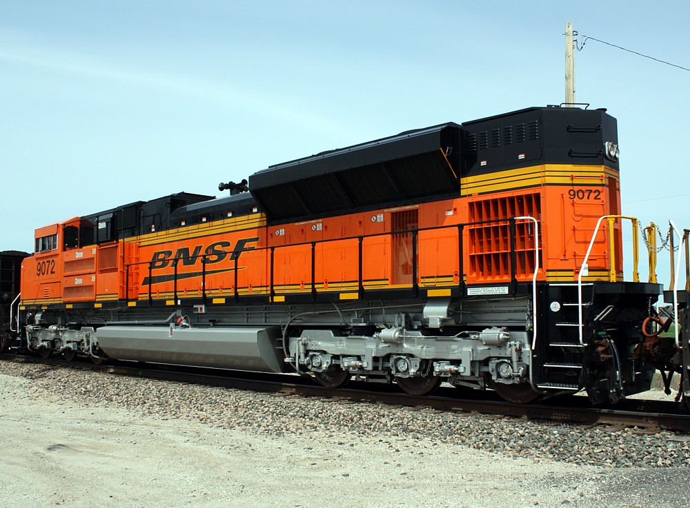 BNSF 9072